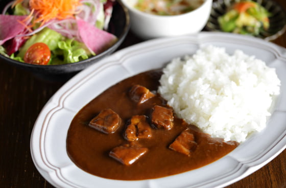 牛肉咖喱（额外咖喱+220日元）