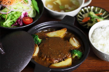 Stewed Hamburg with Mushroom Demiglace Sauce の商品画像