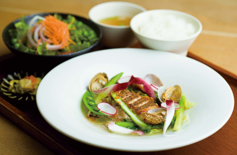 Red Sea Bream and Spring Vegetables a la nage の商品画像