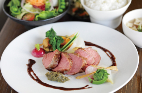 柔らか豚ヒレ肉ソテーと春野菜の門前ふき味噌添え の商品画像